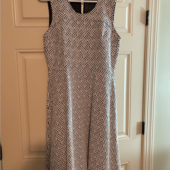 Merona Dresses & Skirts - Merona Black and White Geometric Midi Dress